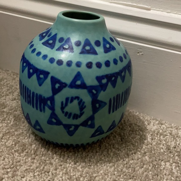 Decorative vase - Picture 2 of 5